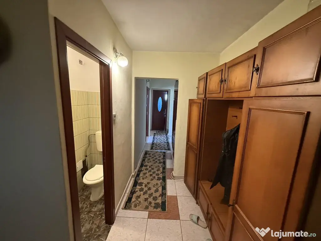 Apartament 3 camere zona Dacia 