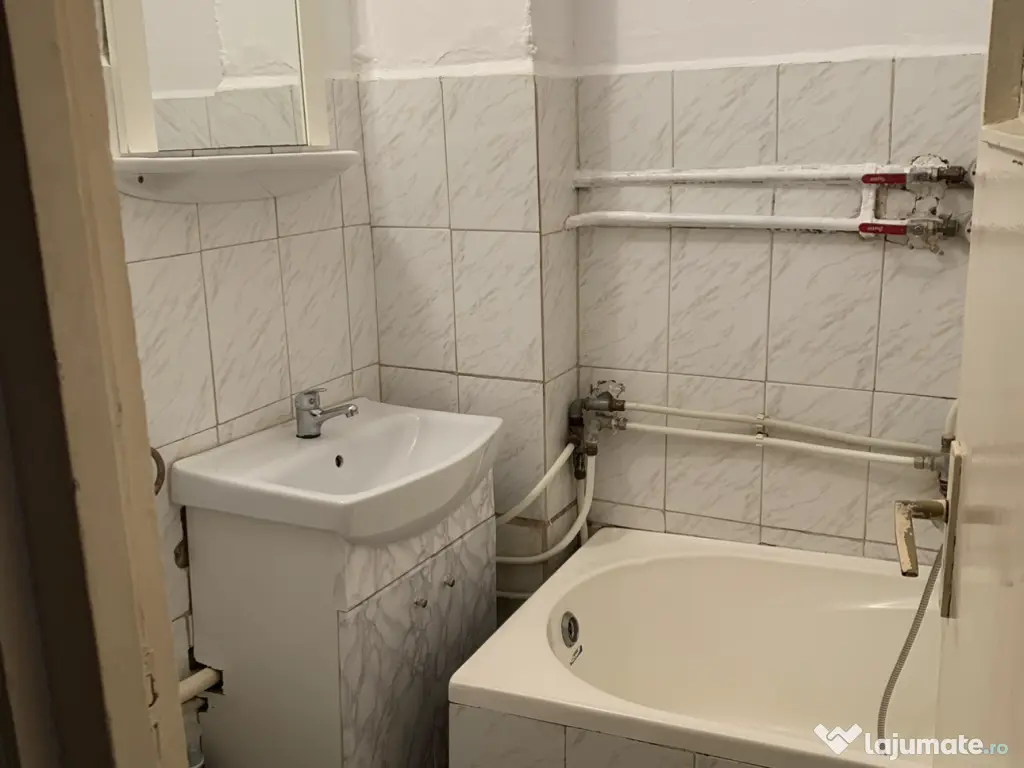 Inchiriez garsoniera confort 2 str. Bucegi 