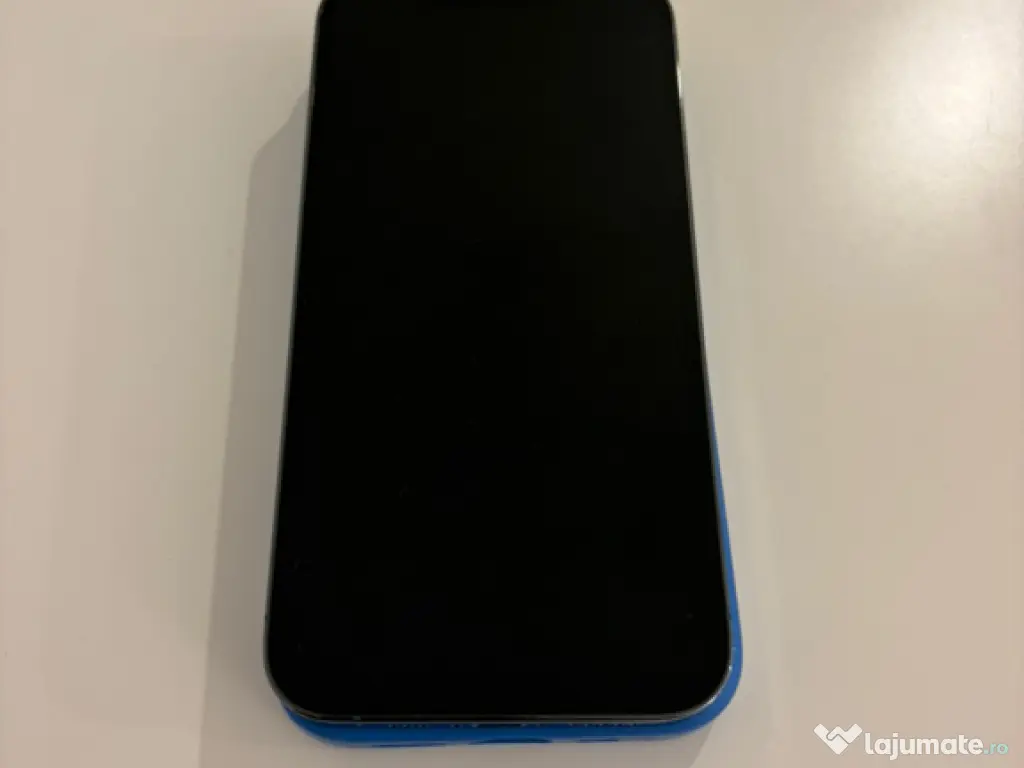 Ps4 cu o maneta si 3 jocuri 