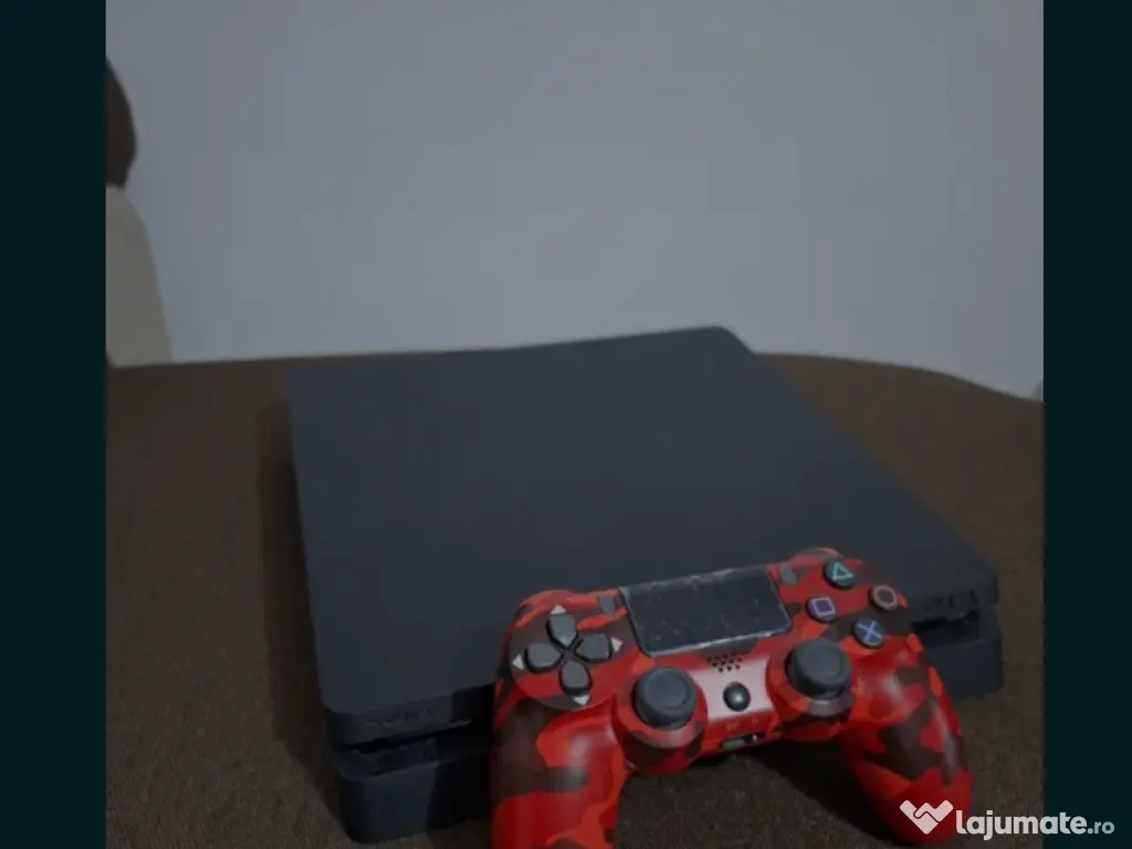 Ps4 cu o maneta si 3 jocuri 