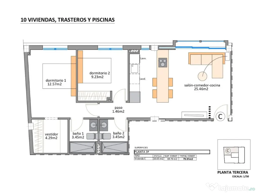 Apartament cu acces la plajă și piscină situată într-o zonă de coastă vibrantă 
