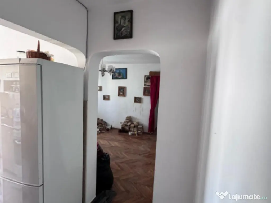 Apartament 3 camere , zona Hurmuzachi , Radauti 