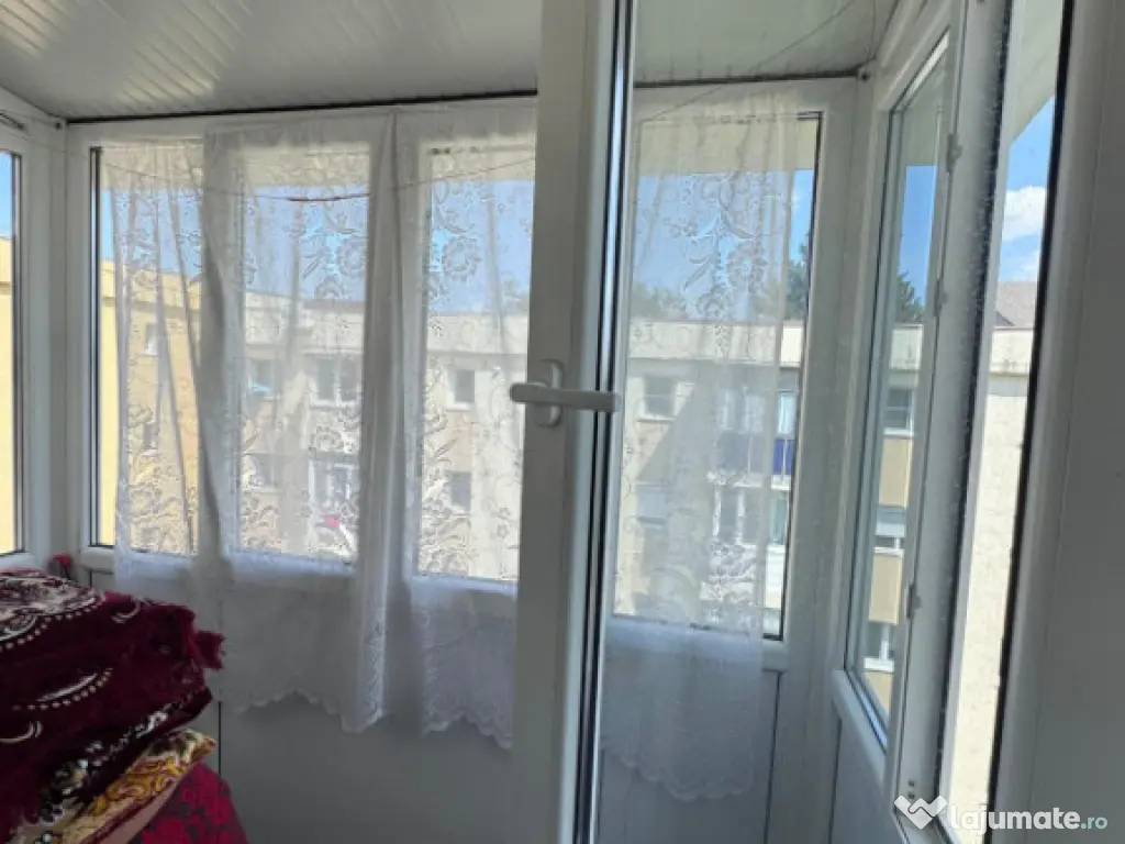 Apartament 3 camere , zona Hurmuzachi , Radauti 