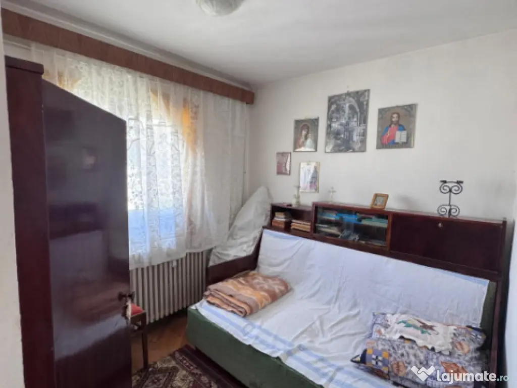 Apartament 3 camere , zona Hurmuzachi , Radauti 