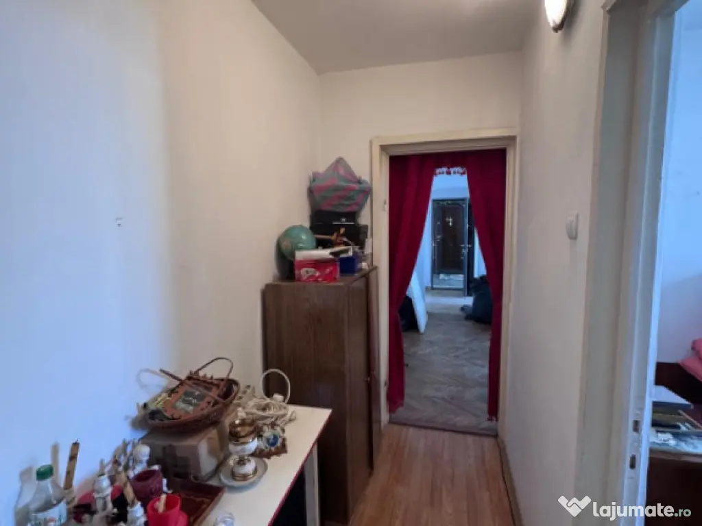 Apartament 3 camere , zona Hurmuzachi , Radauti 