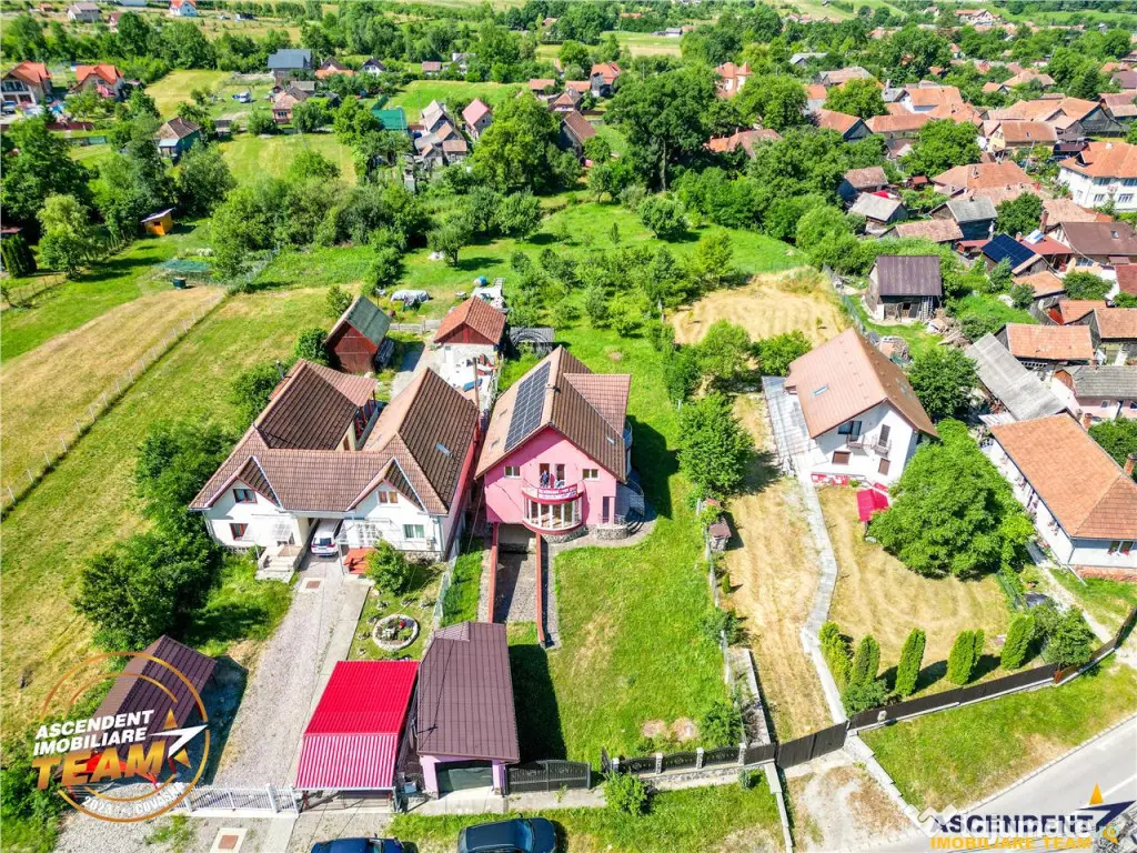 FILM! Casa noua,Covasna,cu fotovoltaic, garaj,curte,2 terase 