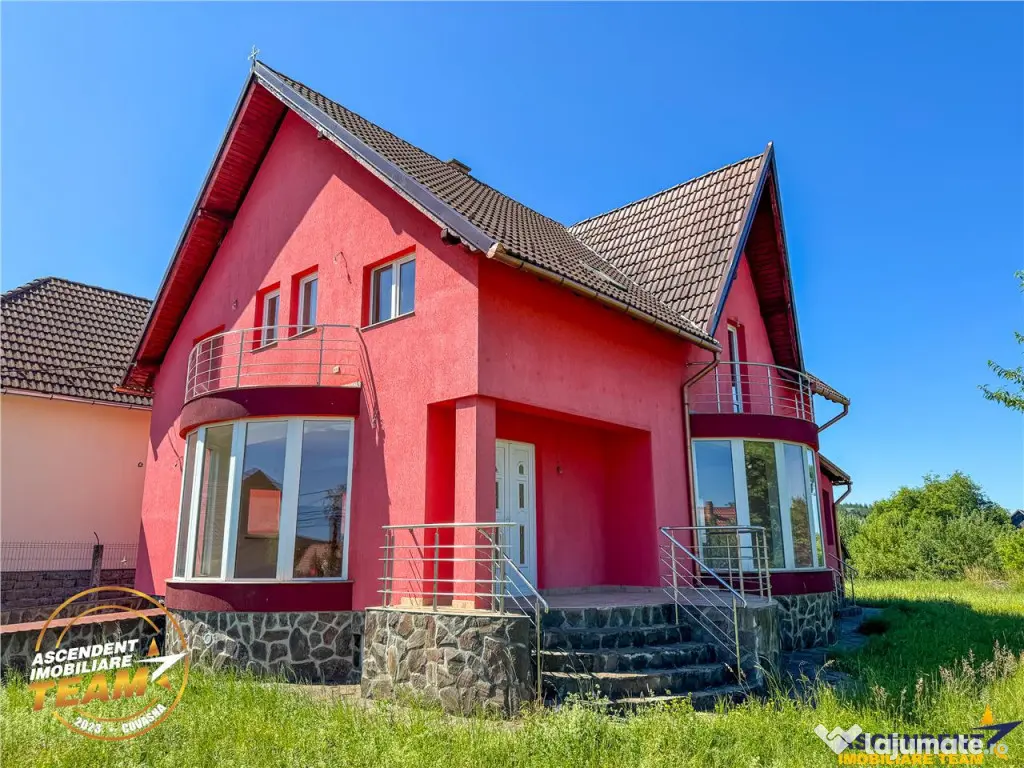 FILM! Casa noua,Covasna,cu fotovoltaic, garaj,curte,2 terase 