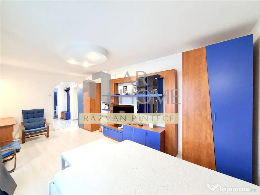 Garsoniera spatioasa cu terasa 20 mp, ultracentral Catedrala 