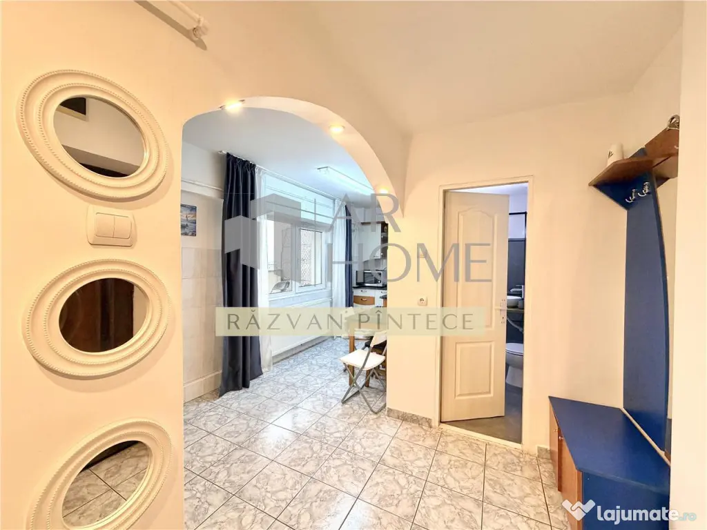 Garsoniera spatioasa cu terasa 20 mp, ultracentral Catedrala 