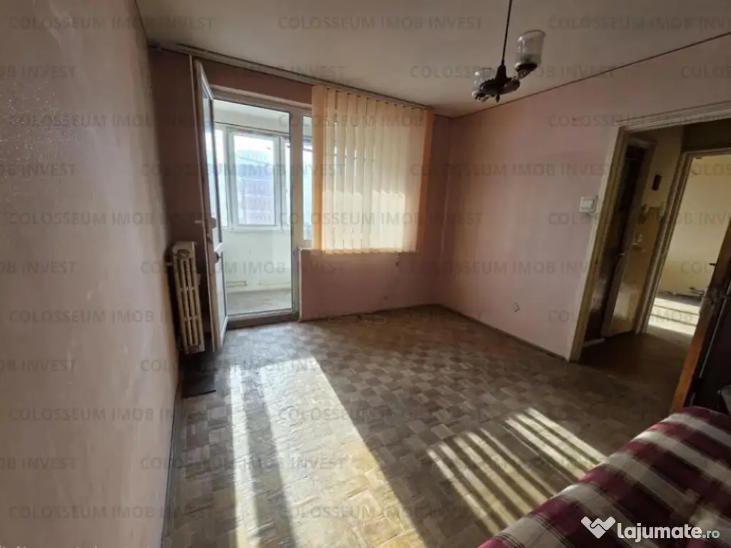 Apartament 2 camere, semidecomandat - zona Garii 