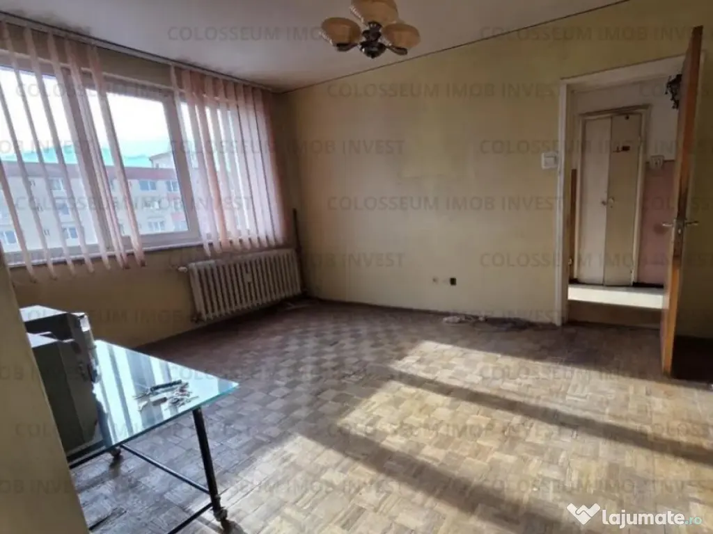 Apartament 2 camere, semidecomandat - zona Garii 