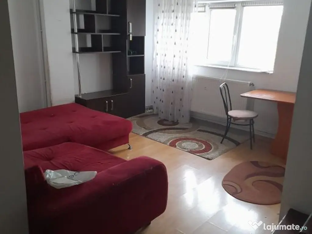 Mansarda pe doua nivele situata in kicro 21, cu balcon si... 