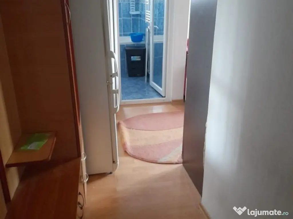 Mansarda pe doua nivele situata in Micro 21, cu balcon si... 