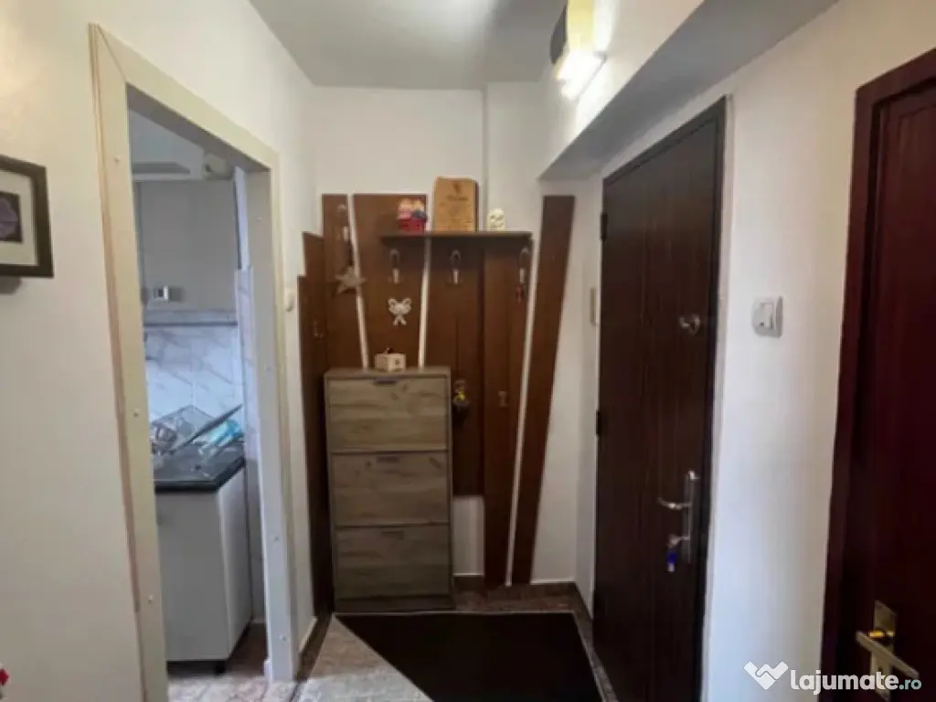 Apartament 2 camere, semidecomandat - zona Astra 