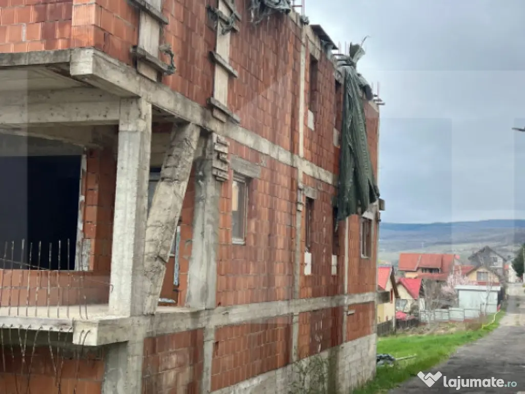 Teren 600 mp în Baciu – oportunitate unică, casă inclus