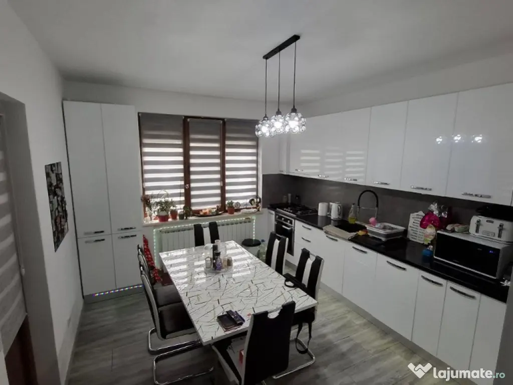 Casa de vanzare în cartier Sud Focșani-Militari 