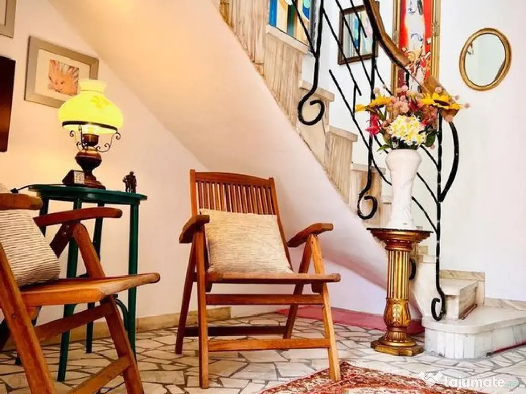 Casa tip Duplex P+1E + demisol + garaj | Zonă centrală ... 