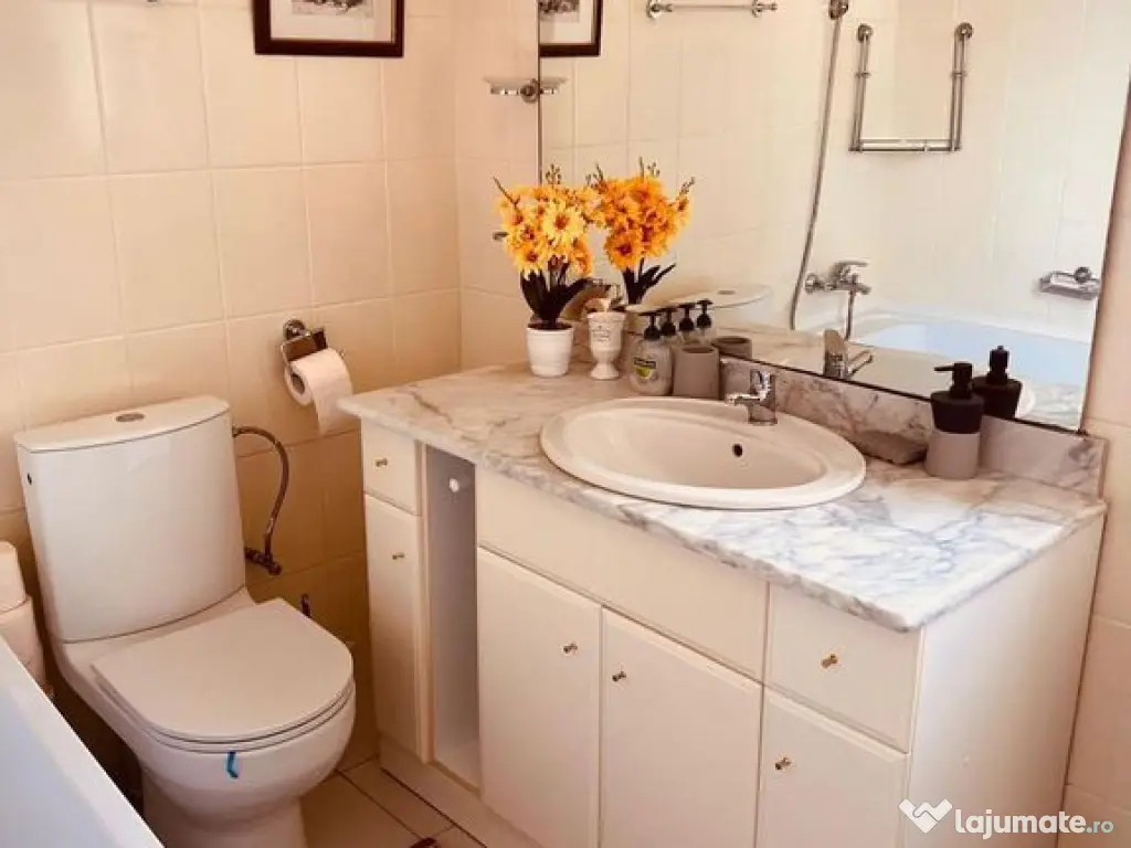 Casa tip Duplex P+1E + demisol + garaj | Zonă centrală ... 