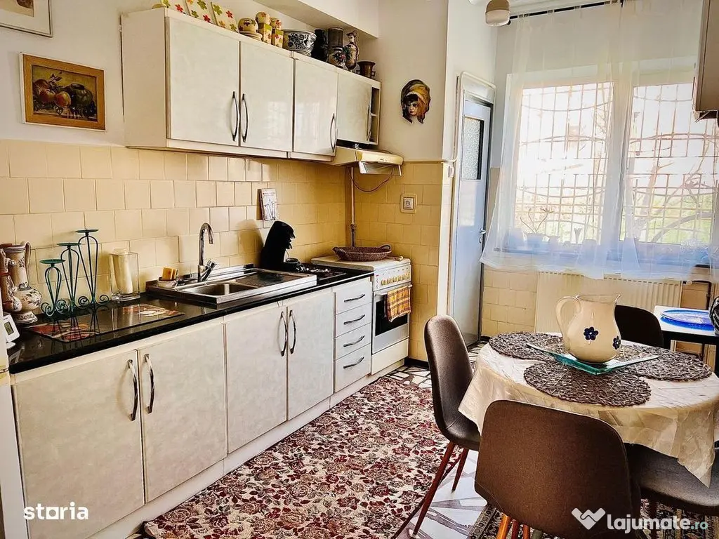 Casa tip Duplex P+1E + demisol + garaj | Zonă centrală ... 