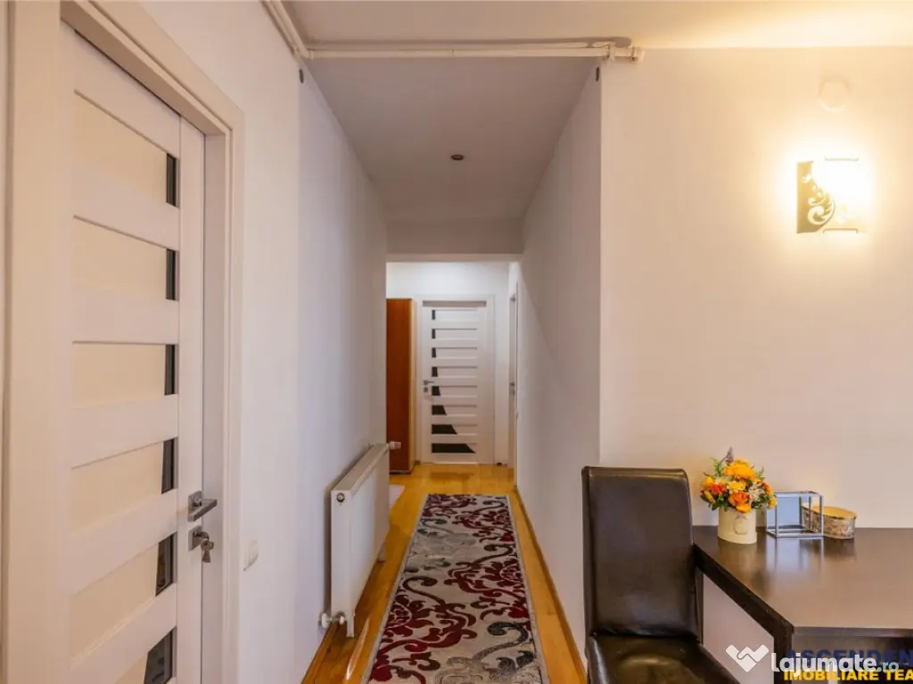 3D Film! Decomandat, etaj2, terasa, parcare, Central, Brasov 