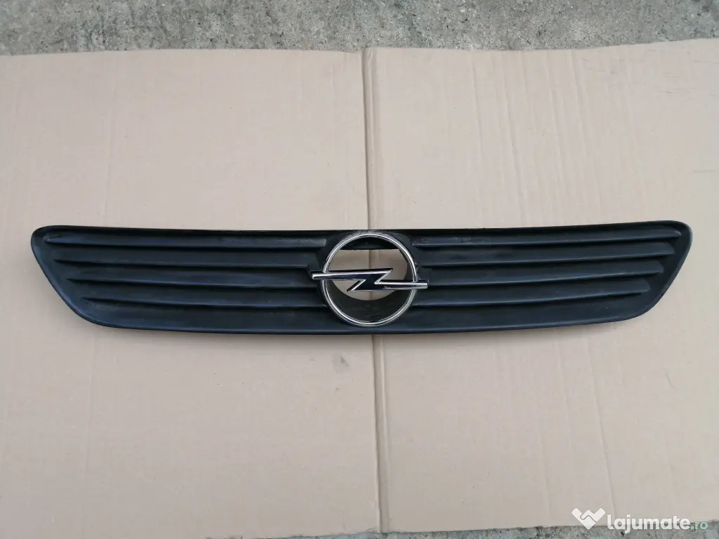 grila radiator Opel Astra G 