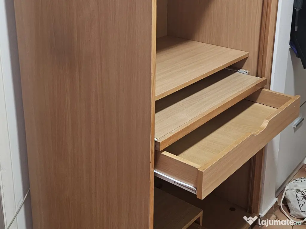 Dulap in stare foarte buna 