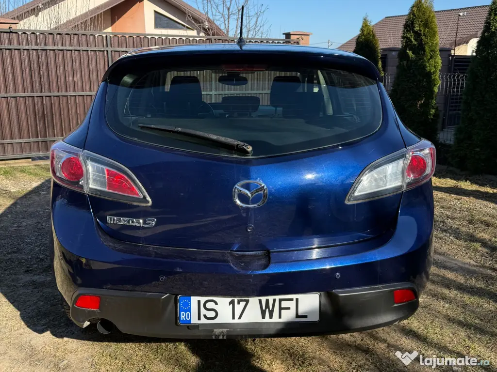 Mazda 3 anul 2011 