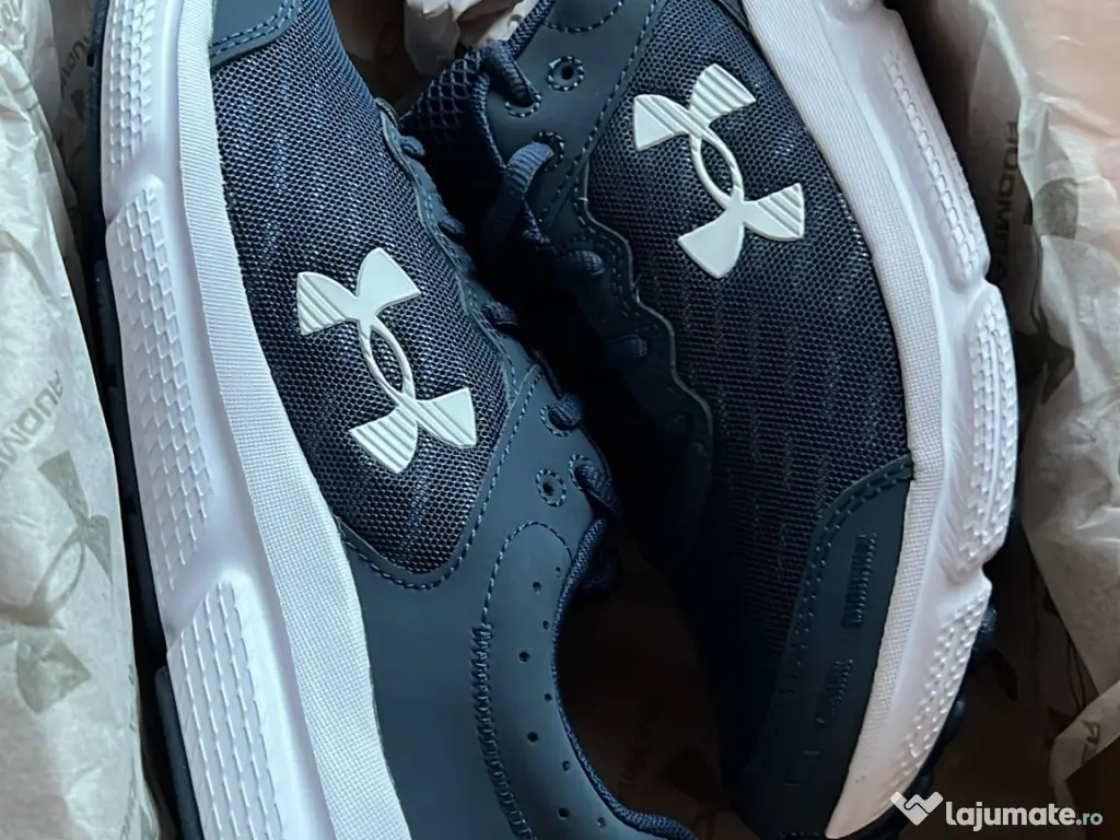 Adidași Under Armour 