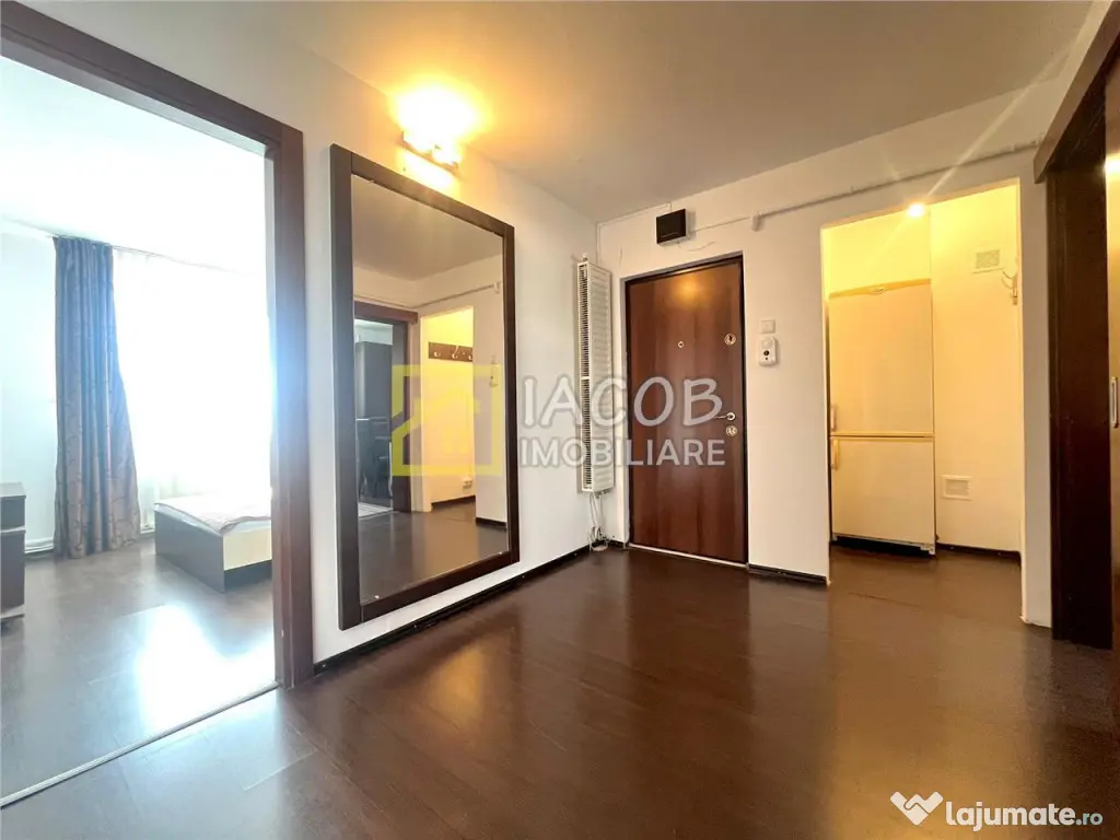 Apartament 3 camere decomandate, strada Martir Horia, Bacau 