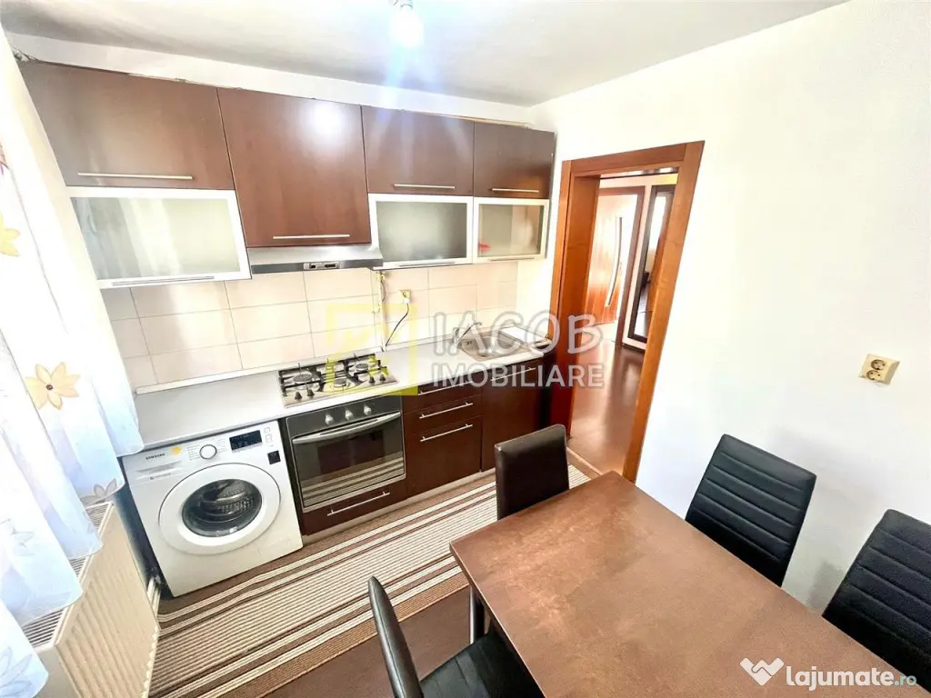 Apartament 3 camere decomandate, strada Martir Horia, Bacau 