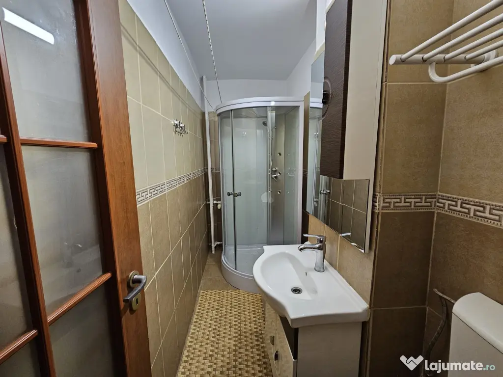 Garsoniera Piata Dorobanti, etaj 3 