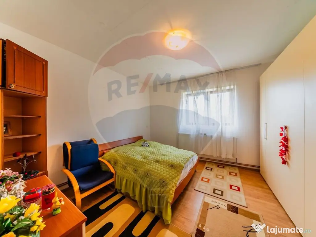 Casă mare de vânzare, comuna Iratoșu