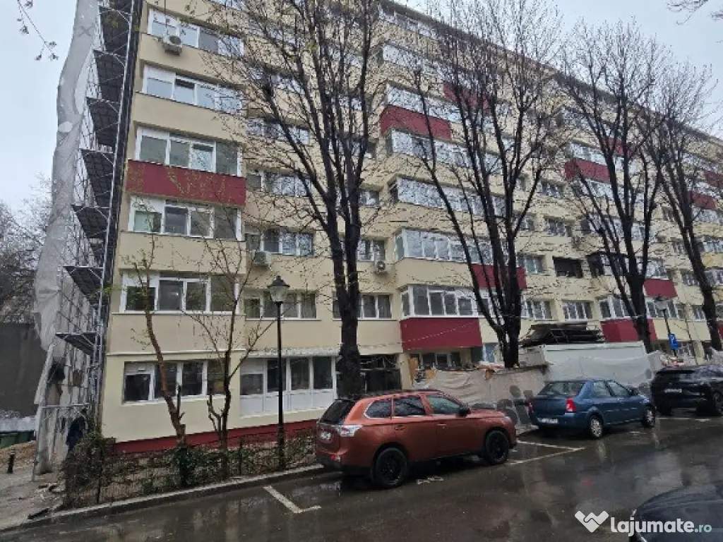 Apartament 2 camere Sector 4, Etaj 2, anvelopat