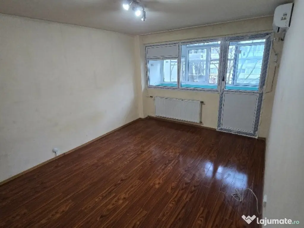 Apartament 2 camere Sector 4, Etaj 2, anvelopat