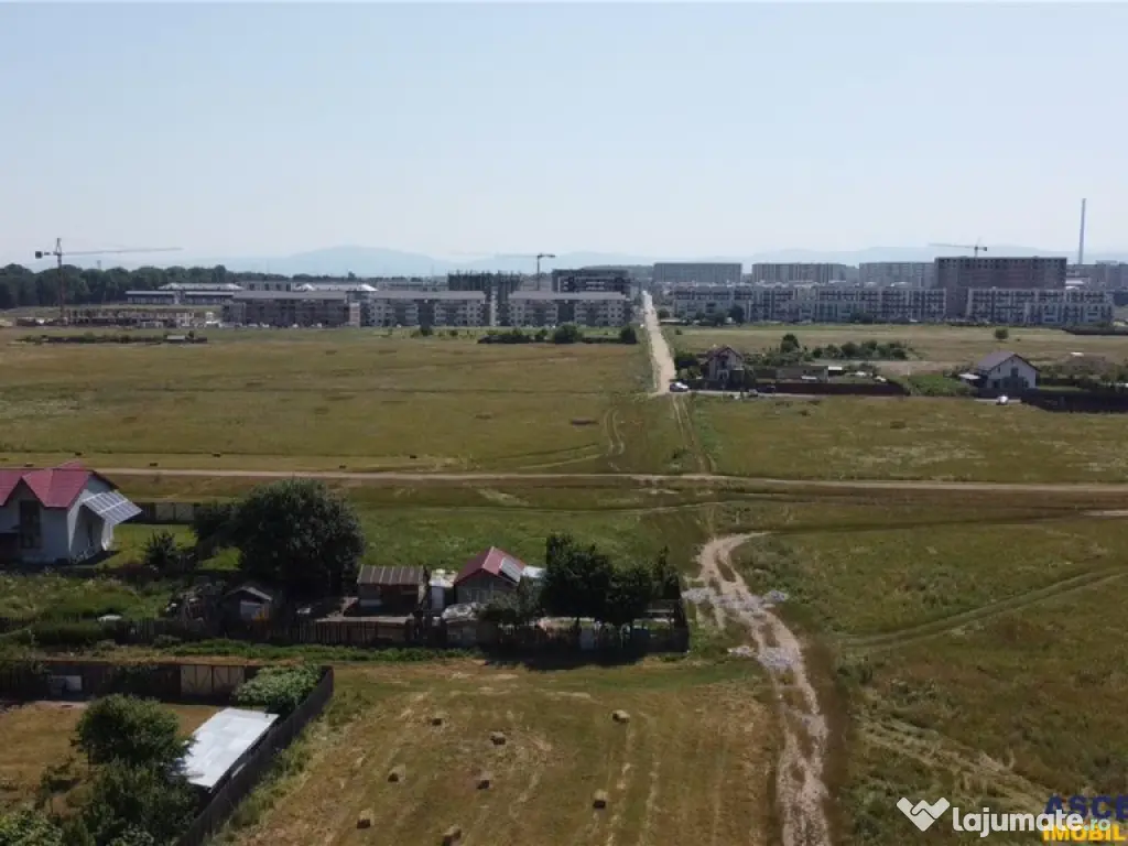 Teren intravilan pretabil:constructie blocuri vile investiti 