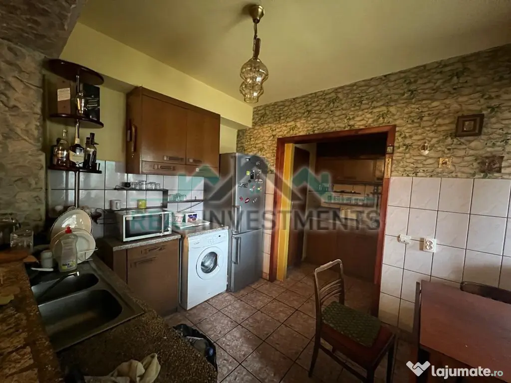 Proprietate cu 2 cladiri zona Parneava - ID : RH-36068