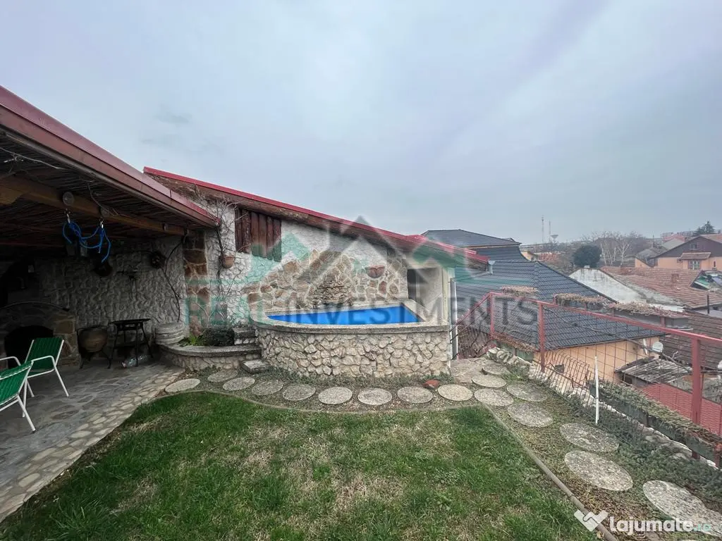 Proprietate cu 2 cladiri zona Parneava - ID : RH-36068