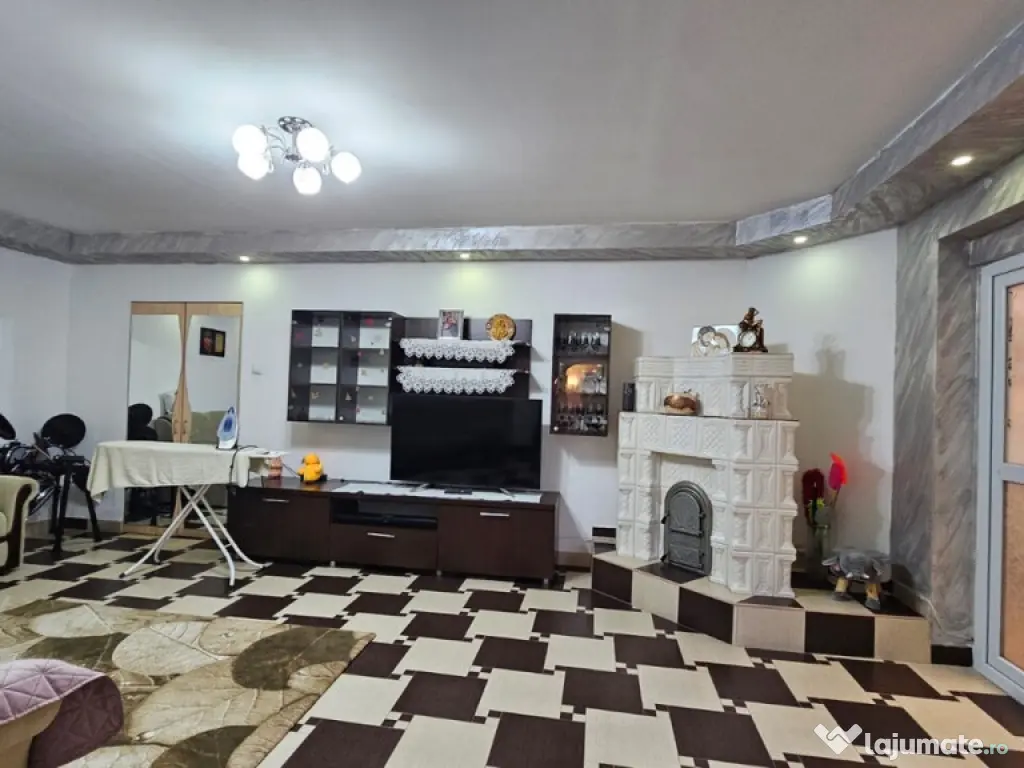 Zona AFI Palace casa la preț de apartament 2 camere central 