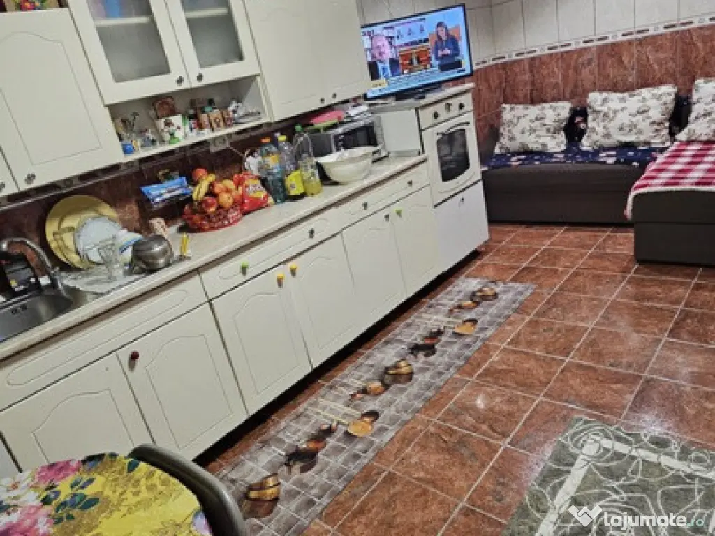 Zona AFI Palace casa la preț de apartament 2 camere central 