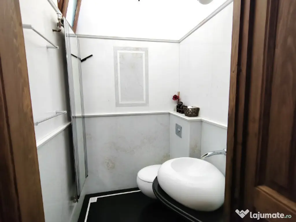 Zona Bd. Dacia imobil reprezentativ 9 camere 