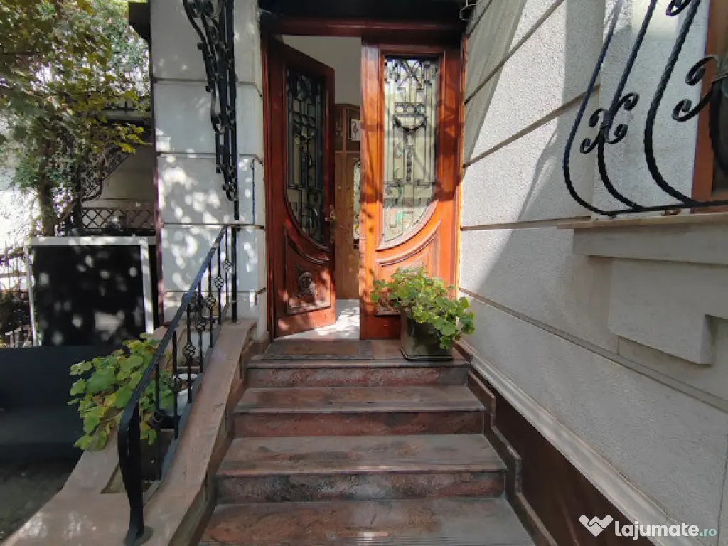 Zona Bd. Dacia imobil reprezentativ 9 camere 