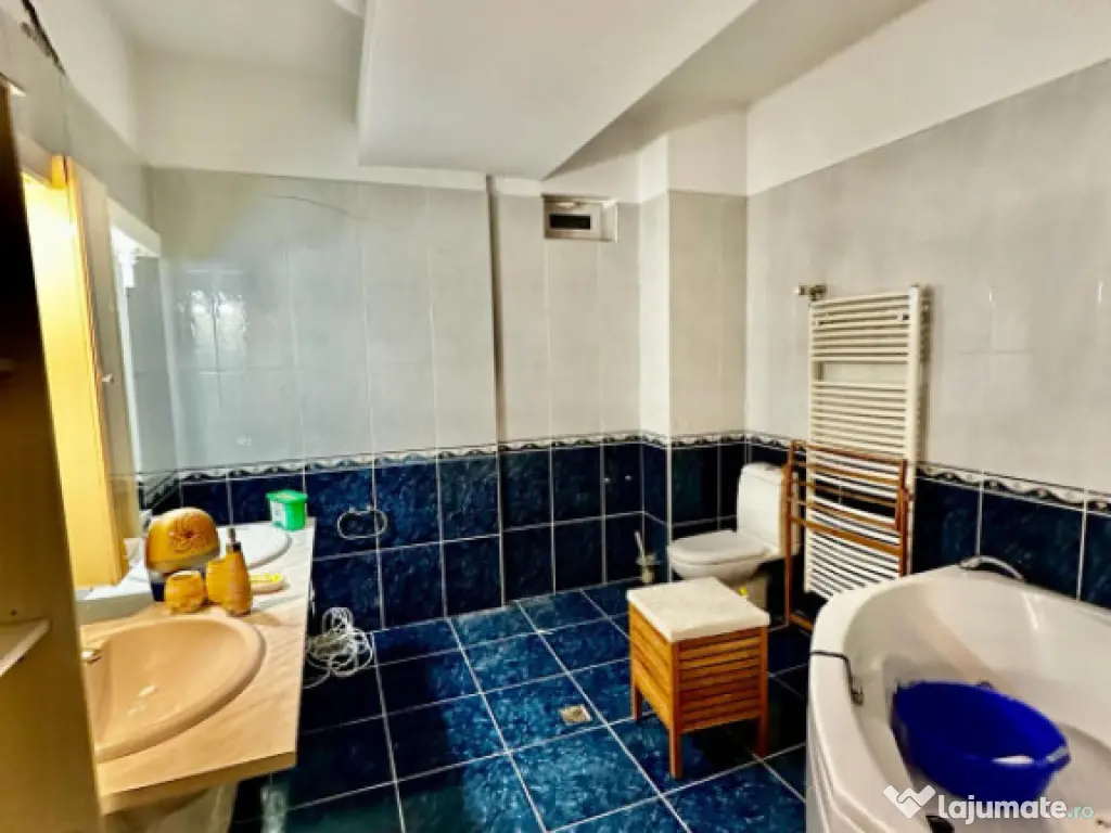 Vilă S+P+1+M in zona Faleza Nord - Universitate 