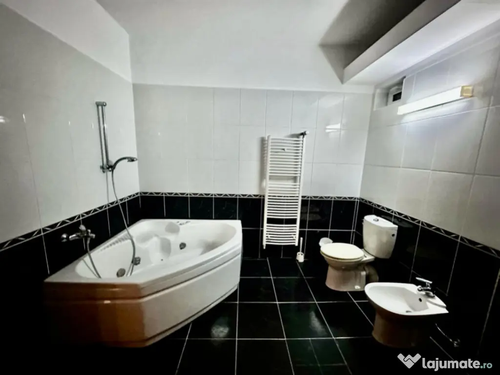 Vilă S+P+1+M in zona Faleza Nord - Universitate 