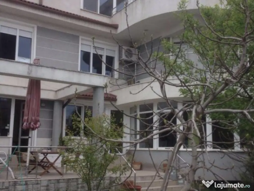 Vilă S+P+1+M in zona Faleza Nord - Universitate 