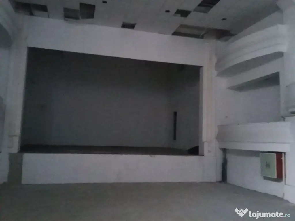 Imobil comercial cu trafic 1600 mp