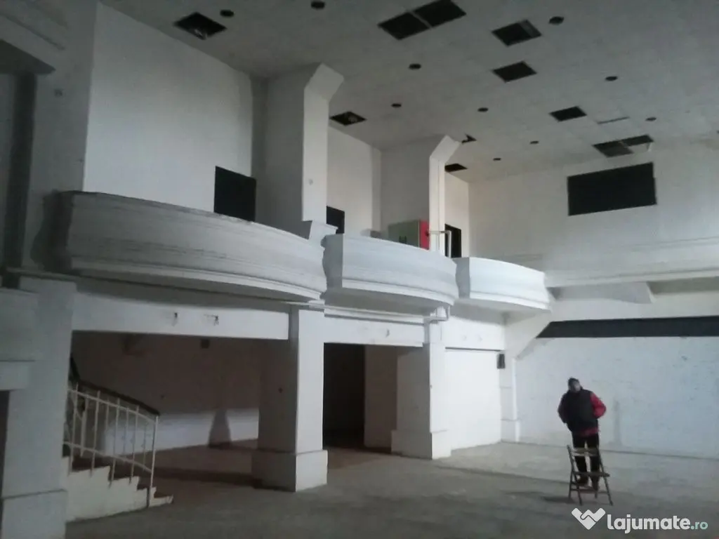 Imobil comercial cu trafic 1600 mp