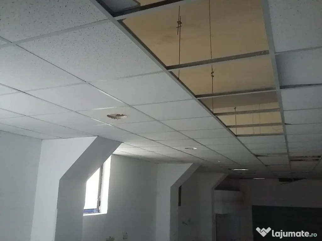 Imobil comercial cu trafic 1600 mp