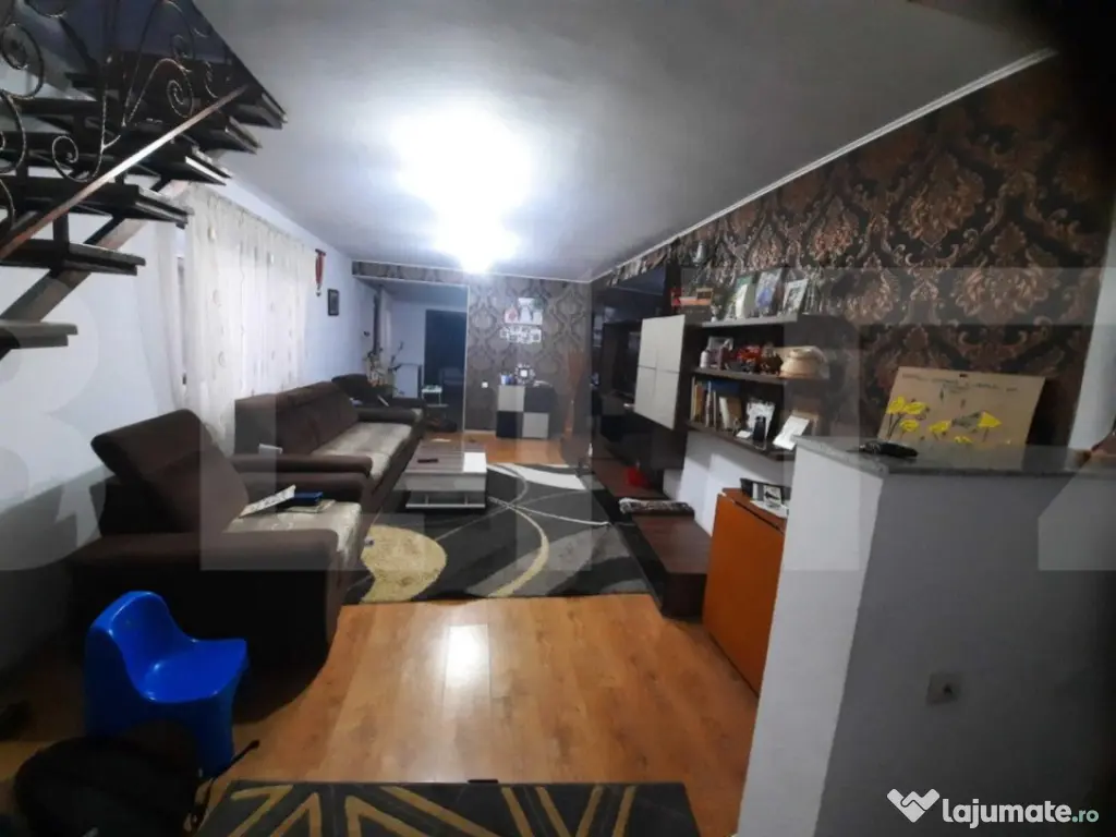 Casa cu 5 camere, 200 mp utili, teren cu 200 mp, Bereasca