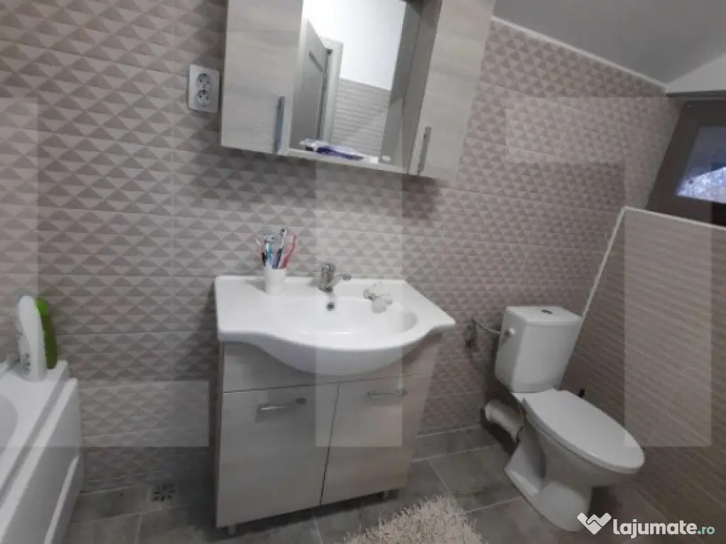 Casa cu 5 camere, 200 mp utili, teren cu 200 mp, Bereasca