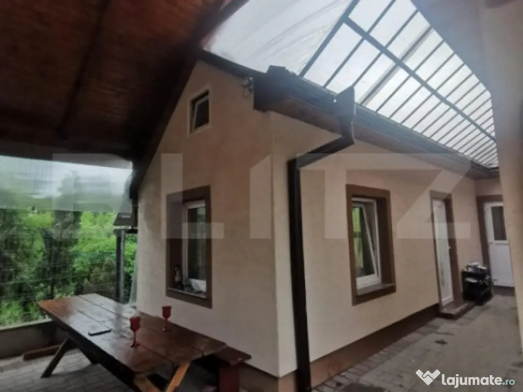 Casa individuala 5 camere, zona Centrala Radauti